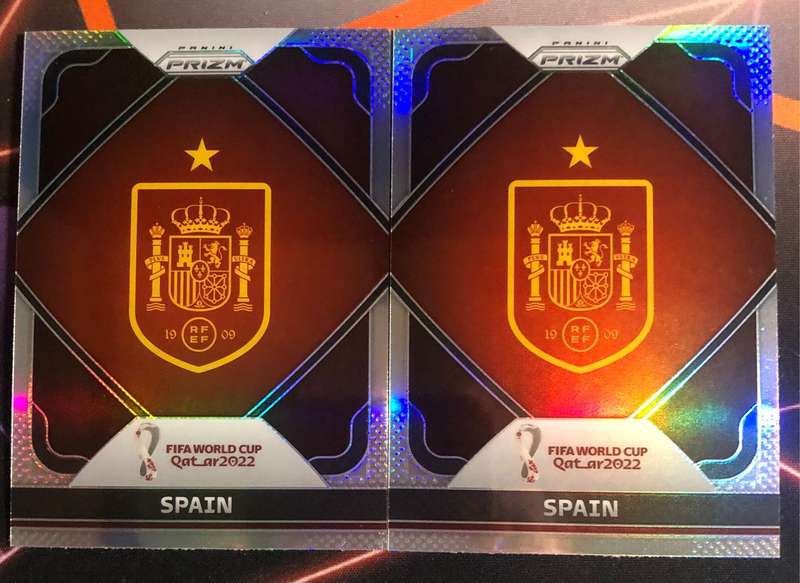 Spain Emblem Very RARE Refractor 2022 World Cup Prizm Soccer trading card