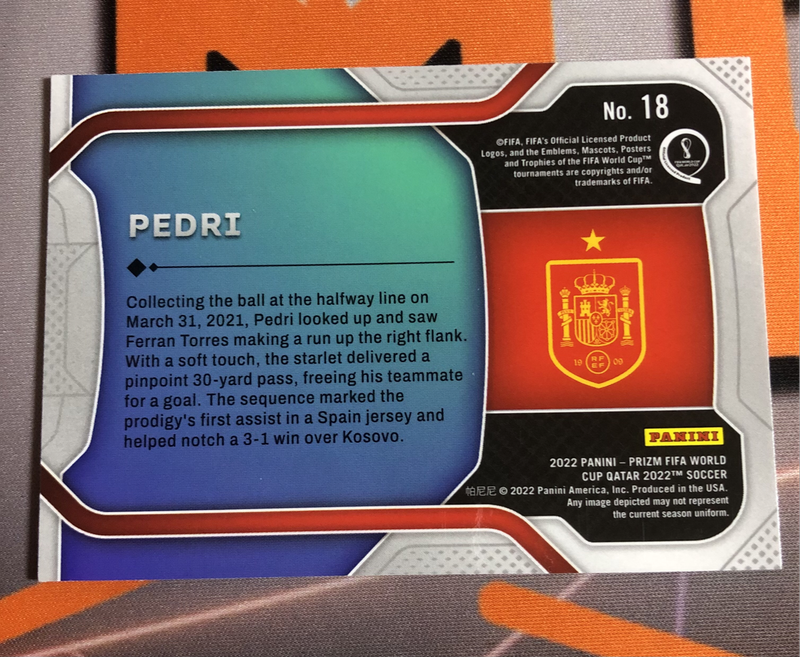 Pedri Very RARE World Cup PRIZM 2022 soccer trading card