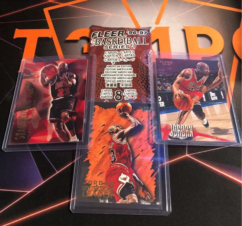 Fleer Basketball 1996-97 SEALED pack (Unopened) 8 NBA cards (Find Michael Jordans!)