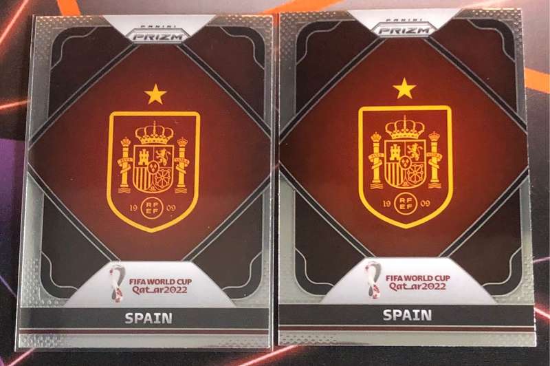 Spain emblem BASE  World Cup Prizm 2022 soccer trading card
