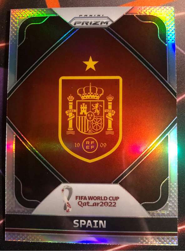 Spain Emblem Very RARE Refractor 2022 World Cup Prizm Soccer trading card