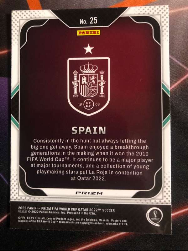 Spain Emblem Very RARE Refractor 2022 World Cup Prizm Soccer trading card