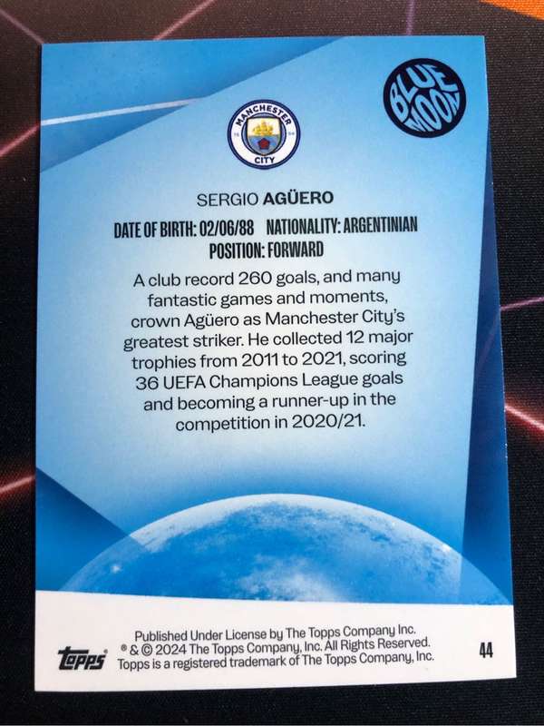 Sergio Agüero Gold NUMBERED out of 50  Blue Moon   Topps 2024 Soccer trading card