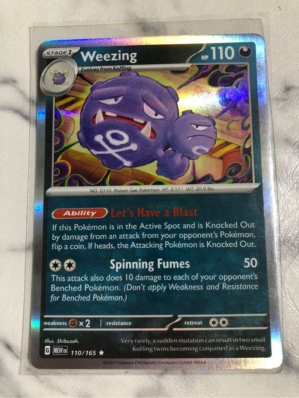 Weezing HOLO 110/165 Pokémon trading card