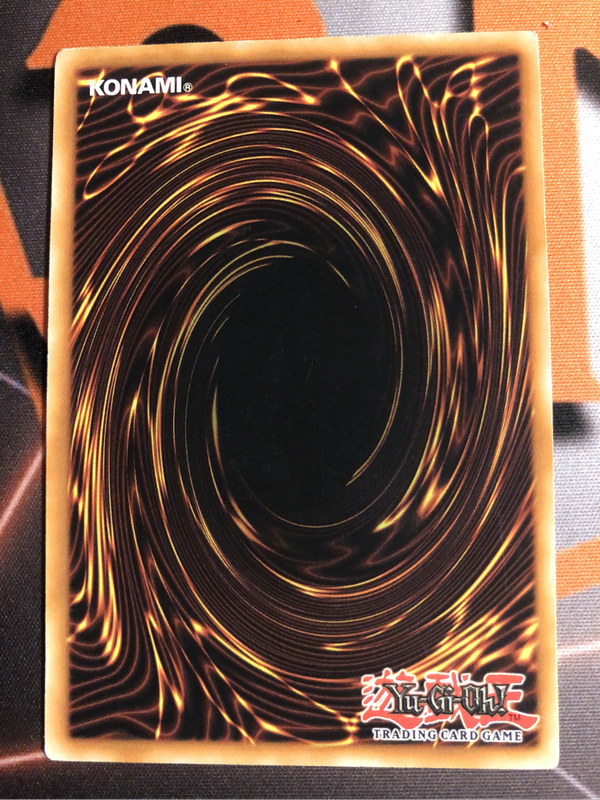 Dark Magician YGLD-ENA03 Yugioh trading card