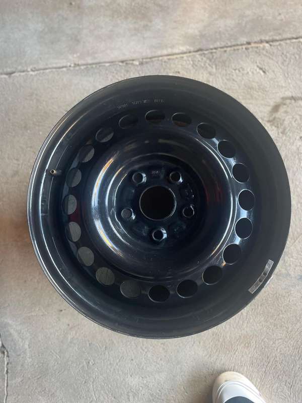 4 x 16 inches toyota urban cruiser Rims with wheel caps