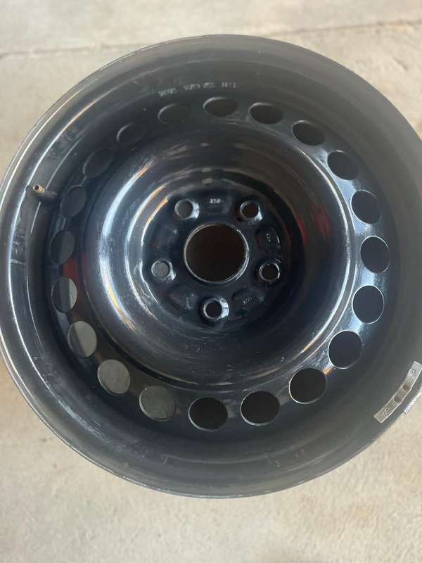 4 x 16 inches toyota urban cruiser Rims with wheel caps