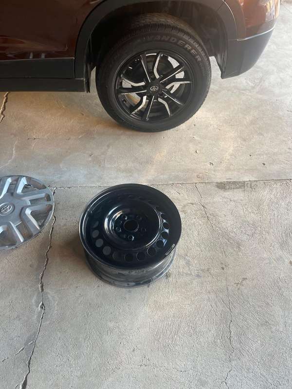 4 x 16 inches toyota urban cruiser Rims with wheel caps