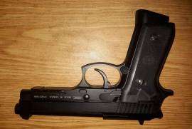 Guerilla Police pistol CO2  4.5mm Gas Gun  **** FREE Delivery ****
