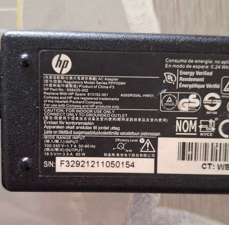 ORIGINAL HP Big Pin Charger - 65W
