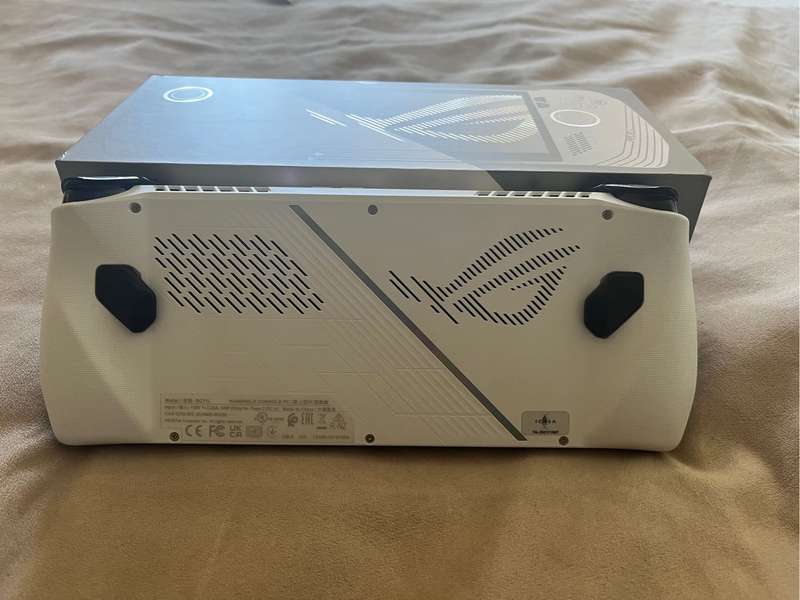 ASUS ROG Ally Z1 Extreme - Handheld Gaming Console