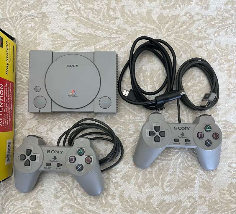 PlayStation Classic Console with 2 Controllers (Playstation 1)