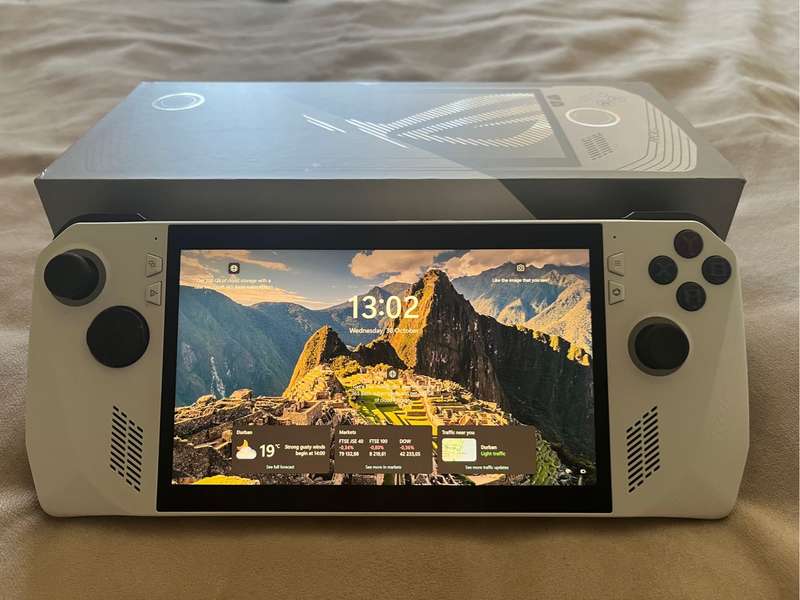 ASUS ROG Ally Z1 Extreme - Handheld Gaming Console
