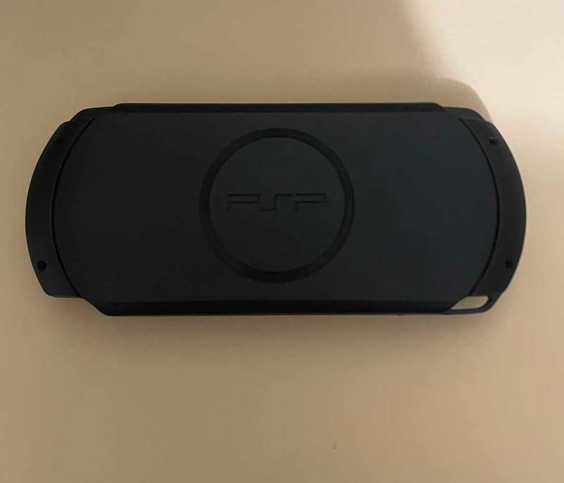 PSP Street E1004 Black + 5 Games