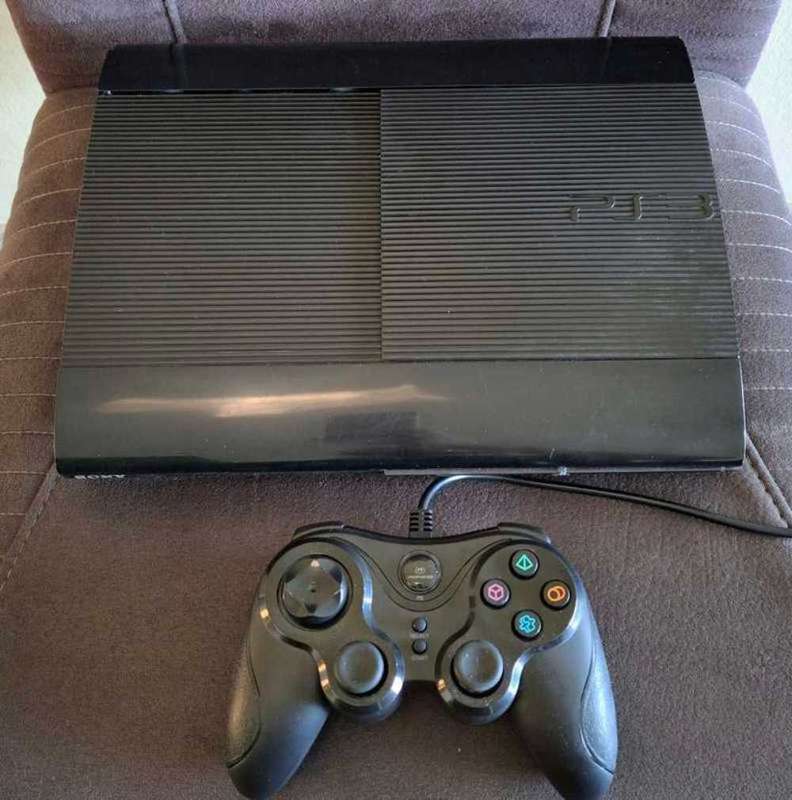 PlayStation 3 Super Slim PS3 - 320GB + 25 Games