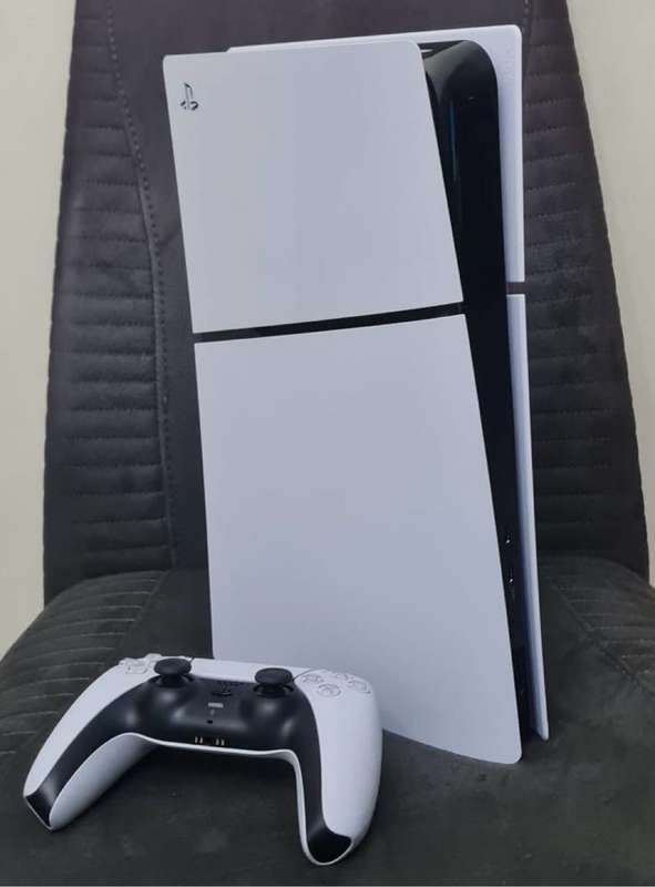 PlayStation 5 Digital Console (Slim) - Glacier White