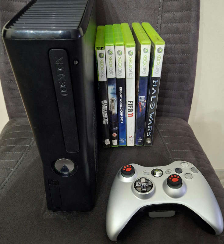 Xbox 360 S - 500GB + 6 Games