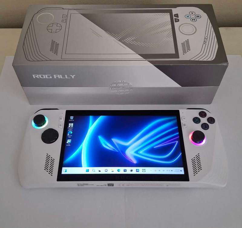 ASUS ROG Ally Z1 - Handheld Console
