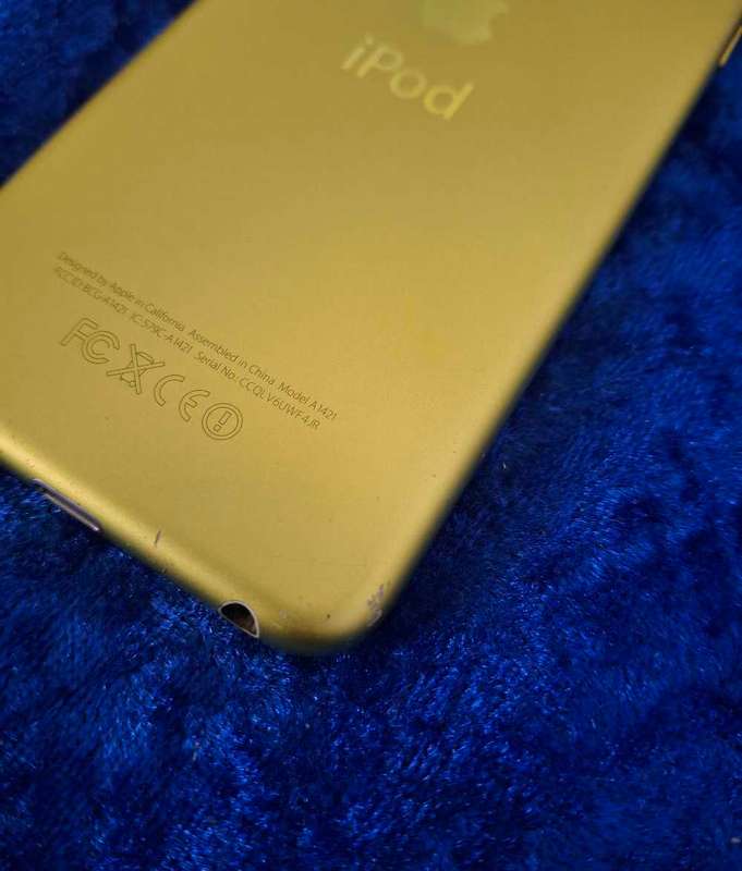 Apple iPod Touch 5th Generation 32GB - Yellow