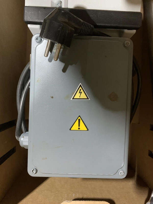 leybold Vacuum Pump D16B-New