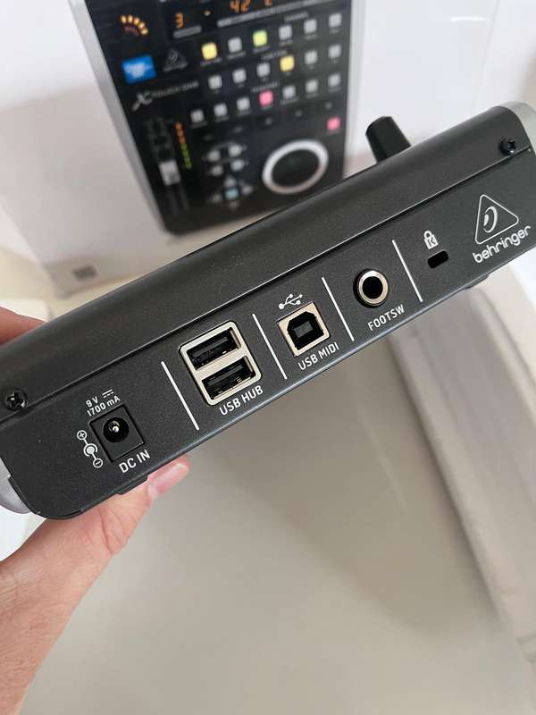 Behringer X Touch One