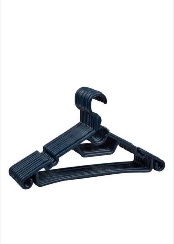 4 pack Essential Black Hangers - Pack of 20