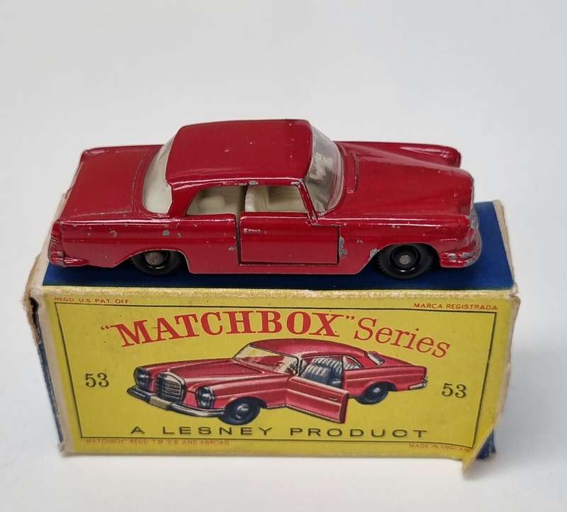 Matchbox Lesney 53B Mercedes Benz 220 SE Original Box