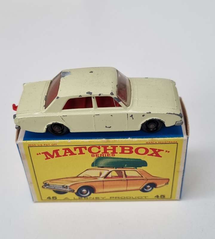 Matchbox Lesney 45B Ford Corsair Original Box