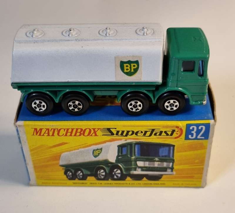 Matchbox Lesney 32C Leyland Petrol Tanker Original Box