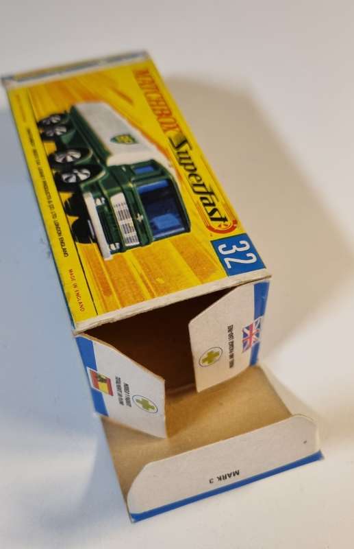 Matchbox Lesney 32C Leyland Petrol Tanker Original Box