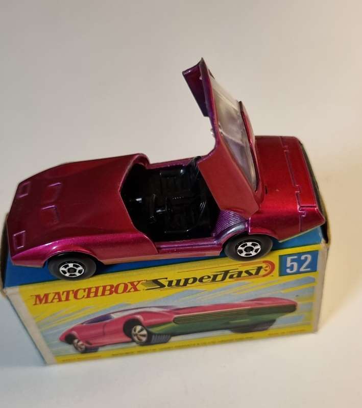 Matchbox Lesney 52C Dodge Charger MkIII Original Box