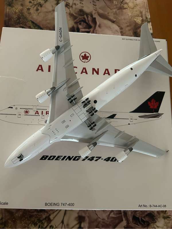B-Models 1/200 Diecast Air Canada Boeing 747-400