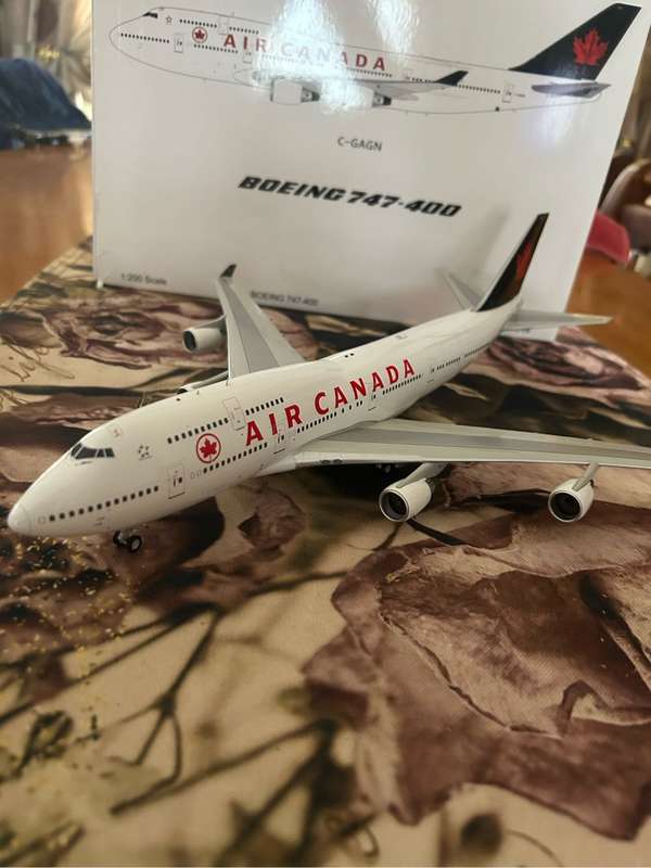 B-Models 1/200 Diecast Air Canada Boeing 747-400