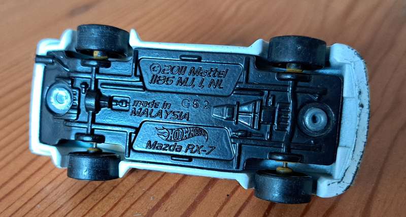 3x Hotwheel cars - diecast steel motor car toys boys collectors item