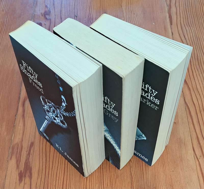 Fifty Shades 3 vol box set Trilogy Grey, Darker, Freed e*rotic chic lit romance love B*DSM smut thri