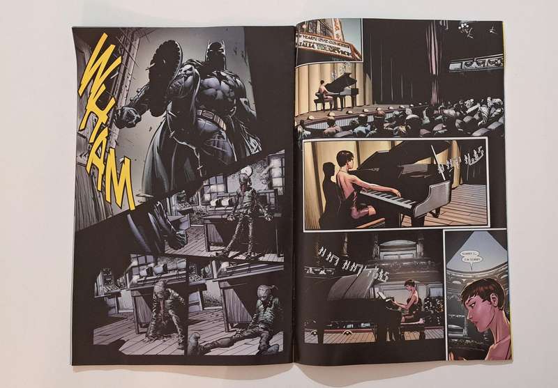 DC comic books Batman The Dark Knight (2011 2nd Series) #15A rare old collectable