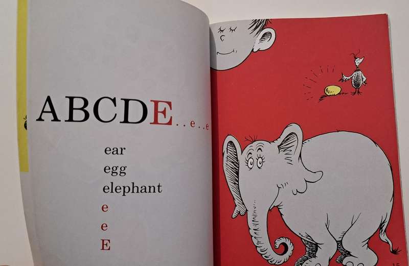 Dr Seuss ABC picture story book early learning the alphabet for youngsters kids children's classic