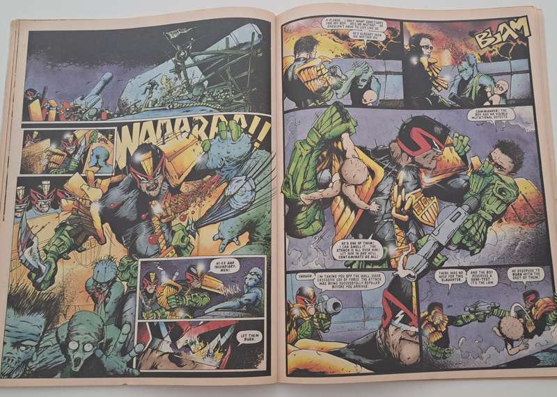 Fleetway comics Judge Dredd Megazine #2 (1995) retro old vintage rare collectable