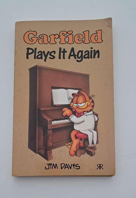 Garfield Plays It Again By Jim Davis (1988) retro vintage old collectable cartoon comic book kids ch