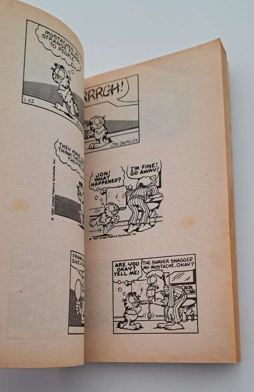 Garfield Plays It Again By Jim Davis (1988) retro vintage old collectable cartoon comic book kids ch