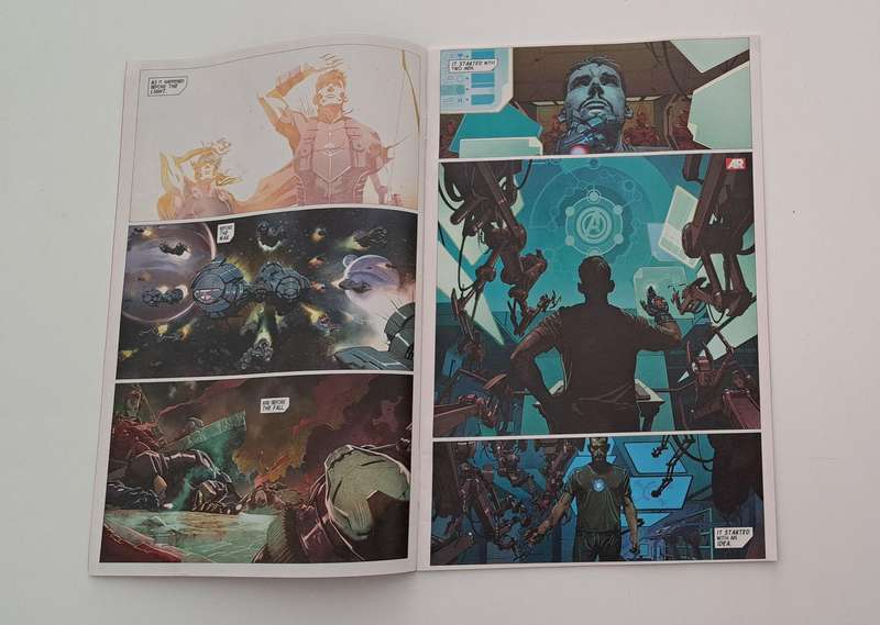 Marvel comic books Avengers (2013 5th Series) #1A rare collectable