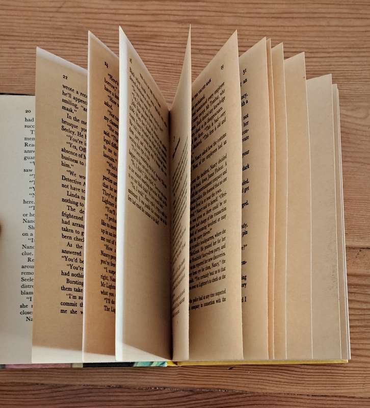 Nancy Drew The Clue Of The Velvet Mask Carolyn Keene (1974) teen fiction adventure crime detective