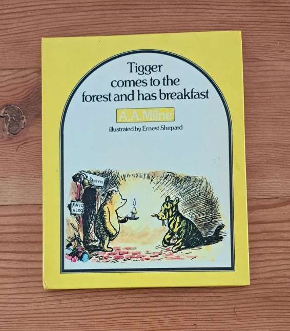 Tigger Comes To The Forest And Has Breakfast book whinnie-the-pooh kids children bedtime story