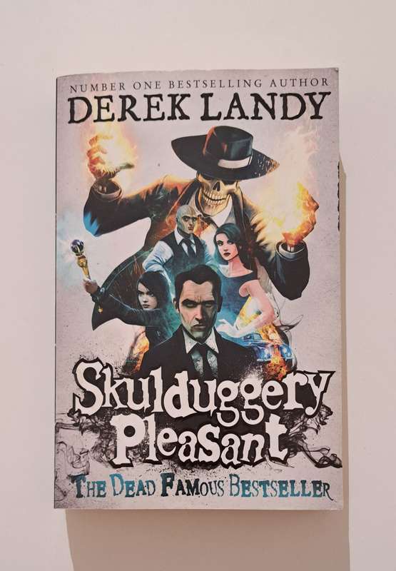 Skulduggery Pleasant #1 The Dead And Famous Bestseller Derek Landy fantasy fiction mystery teen
