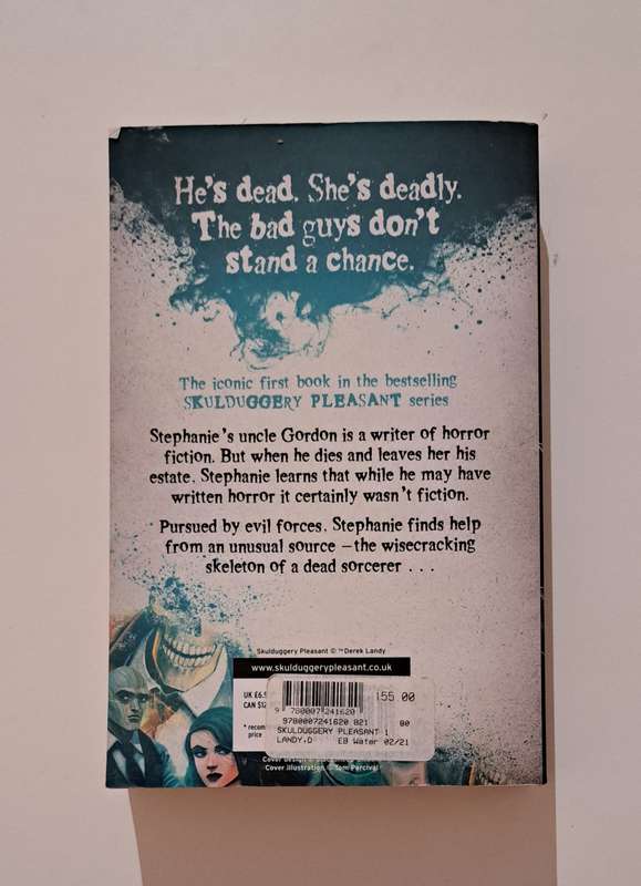 Skulduggery Pleasant #1 The Dead And Famous Bestseller Derek Landy fantasy fiction mystery teen