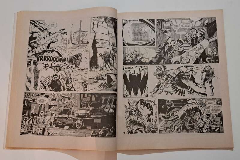 The Complete Judge Dredd #28 (1994) rare vintage old collectable comic books