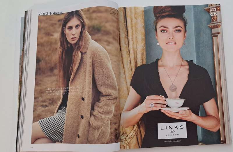 Vogue Fashion & Beauty Magazine Nov 2015 classic rare collectable