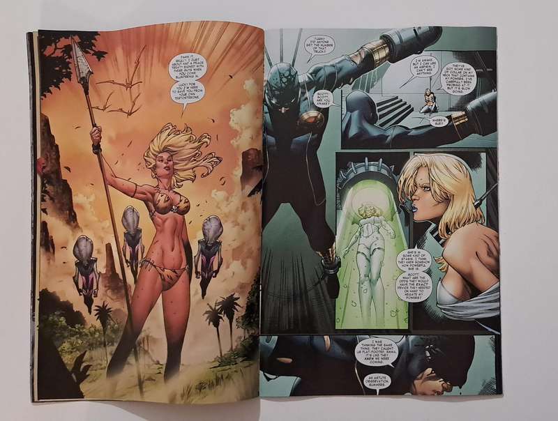Marvel comic books - X-Men (2010 2nd Series) #17A rare old collectable