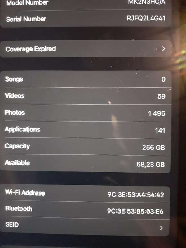 IPAD 9 9th generation  10.2" wifi  256 gig light grey  with a cover