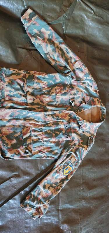Russian paratrooper VSR Flora Camo size Large jacket and size 36 pants